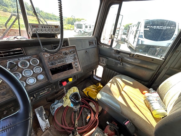 kenworth-w900-image-15