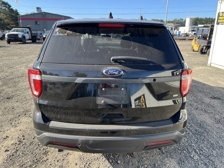 2018-ford-explorer-image-5