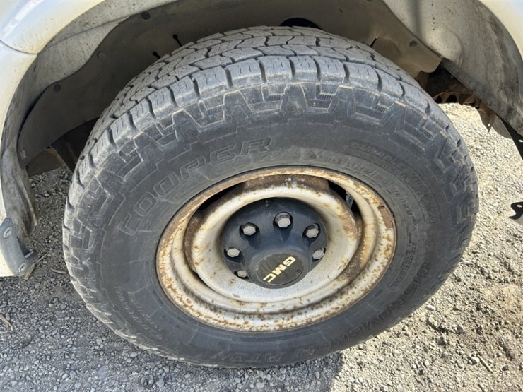 1998-gmc-3500-image-13