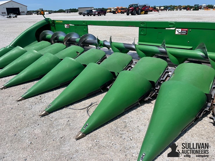 2012-john-deere-608c-image-10