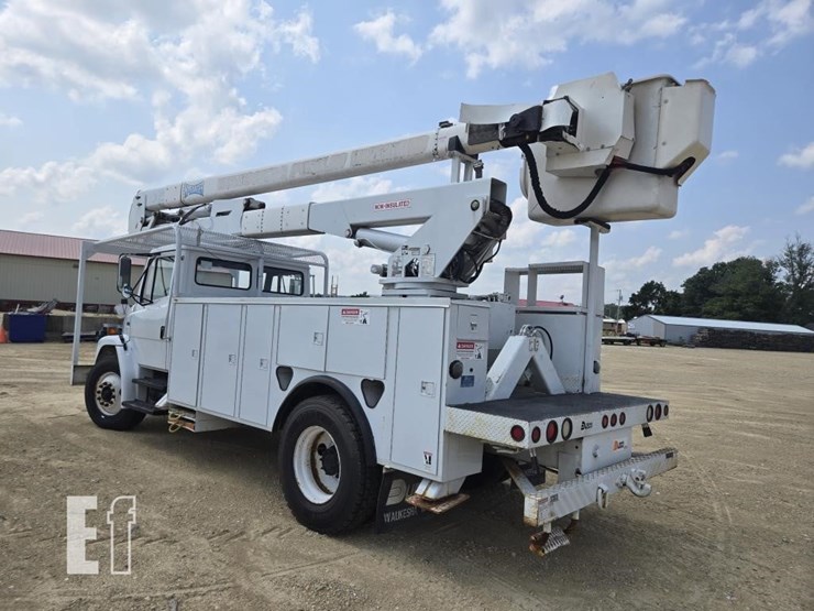 1999-freightliner-fl70-image-17