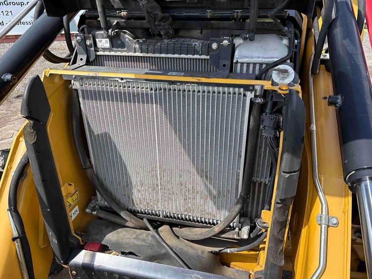 caterpillar-420f2-image-36