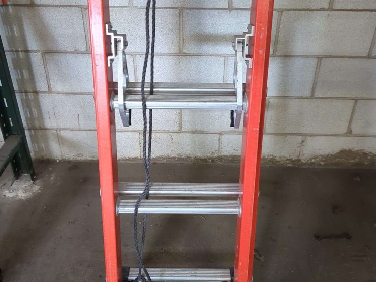 werner-24-ft-extension-ladder-image-2
