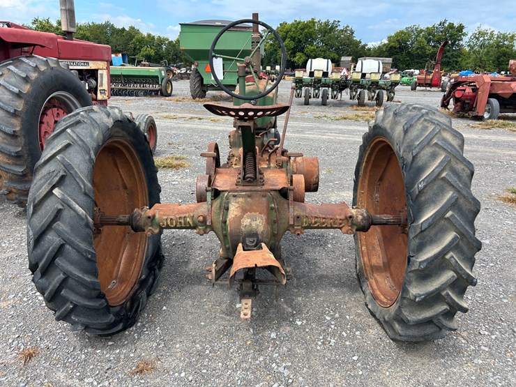 john-deere-b-image-5