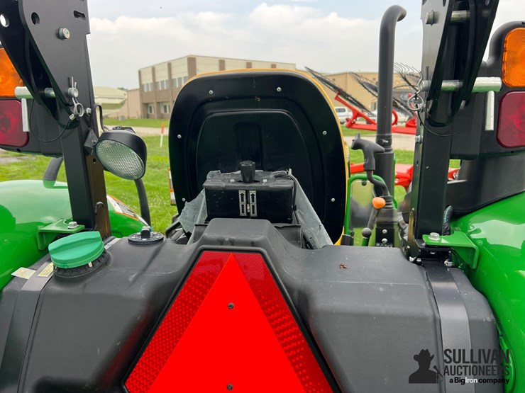2023-john-deere-5067e-image-18