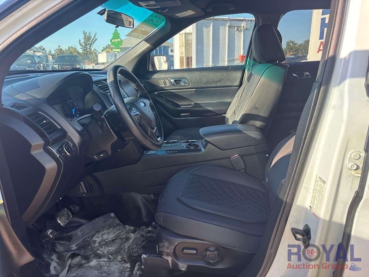 2016-ford-explorer-image-10
