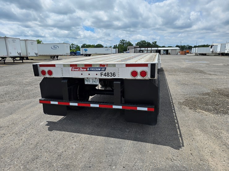 2015-great-dane-48'-x-102"-image-34
