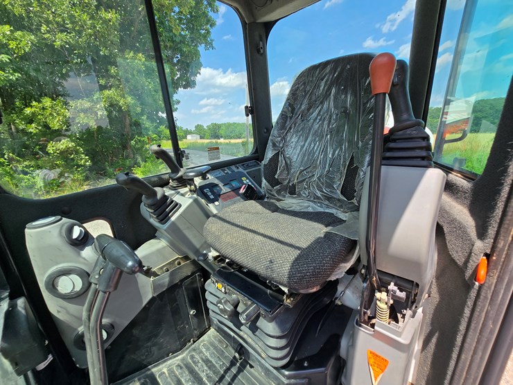 2012-bobcat-e35-image-79