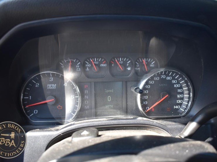 2015-chevrolet-silverado-2500hd-image-56