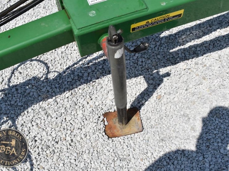 john-deere-200-image-28