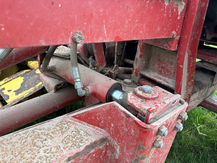 new-holland-790-image-22