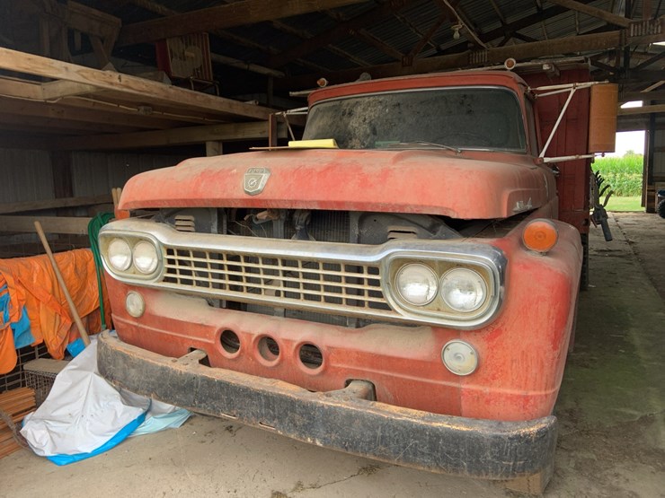 ford-single-axle-grain-truck-image-2
