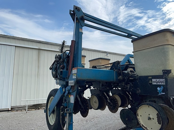 kinze-2600-image-1