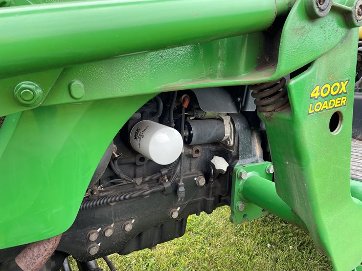 2011-john-deere-4120-image-15