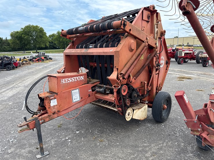 hesston-5500-image-1