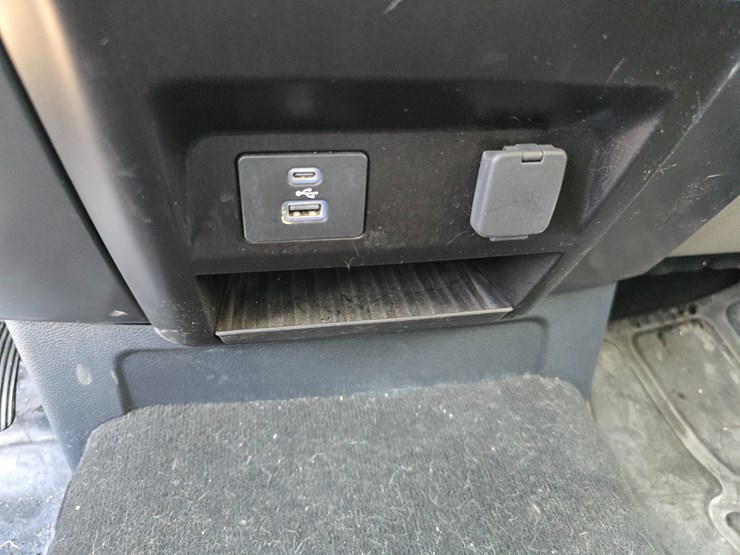 2022-ford-f600-image-106