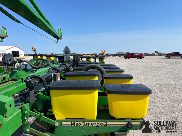 john-deere-7200-image-10