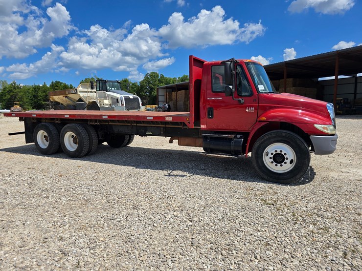 2003-international-durastar-4400-image-49