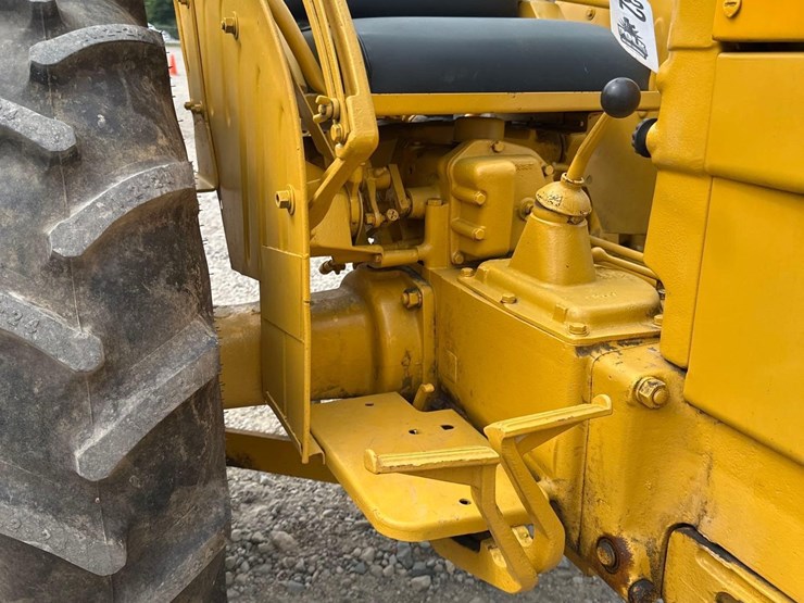 john-deere-320u-image-12