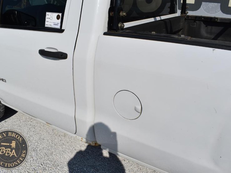 2015-chevrolet-silverado-2500hd-image-31