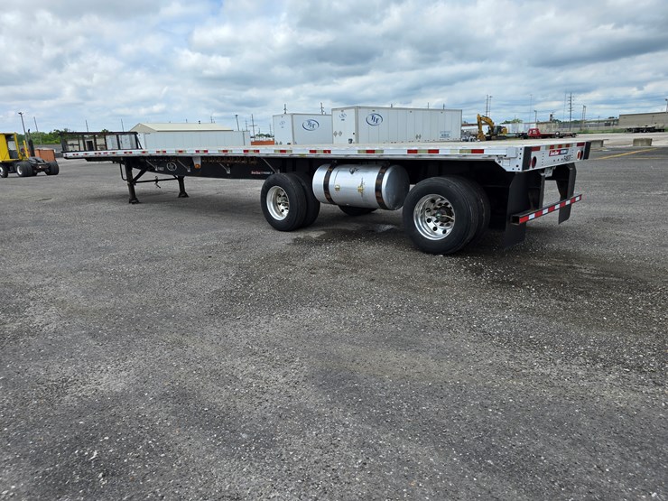 2015-great-dane-48'-x-102"-image-24