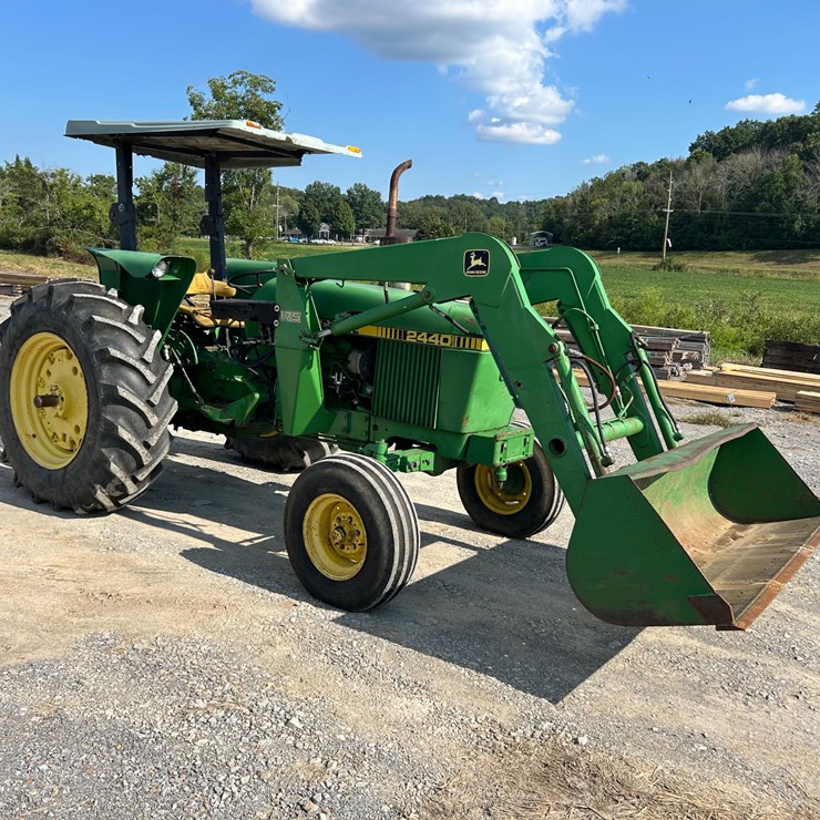 JOHN DEERE 2440