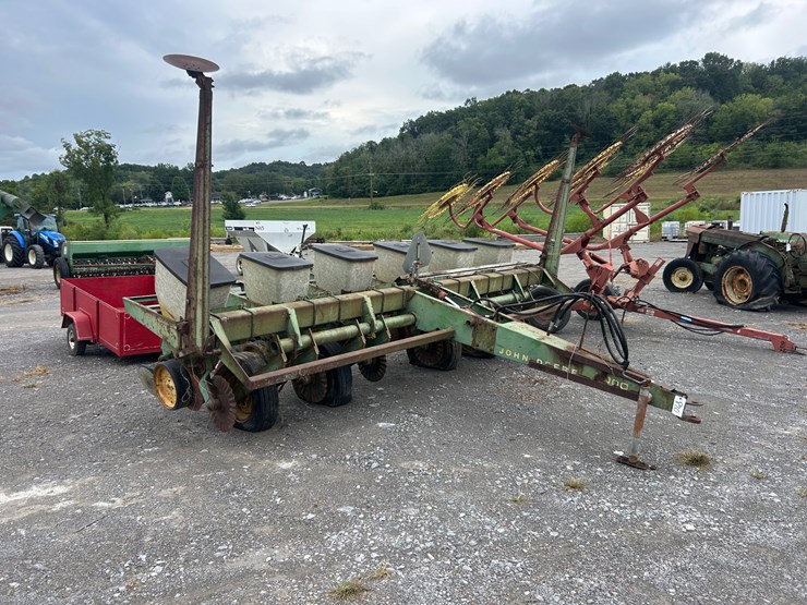 john-deere-7000-image-1