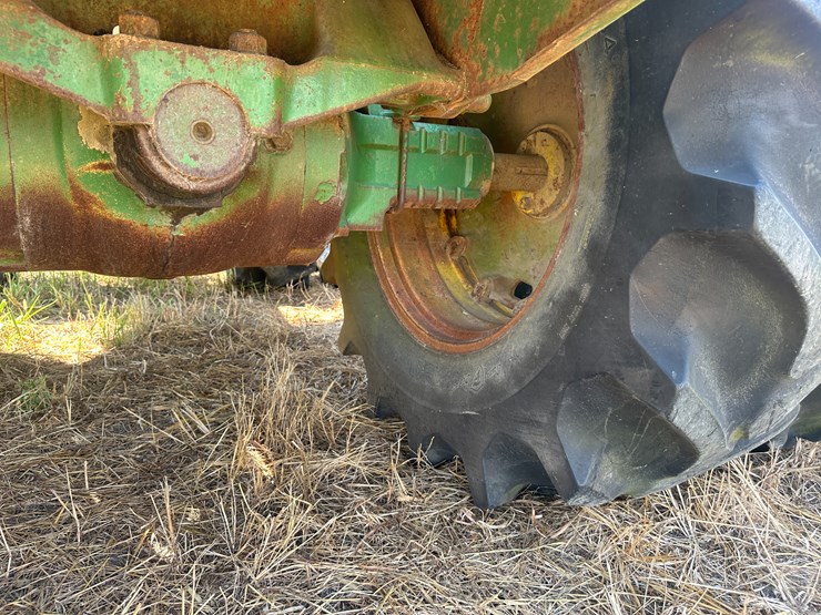1976-john-deere-8430-image-25