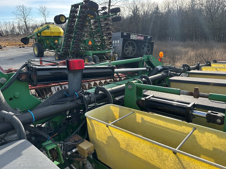 john-deere-1720-image-24