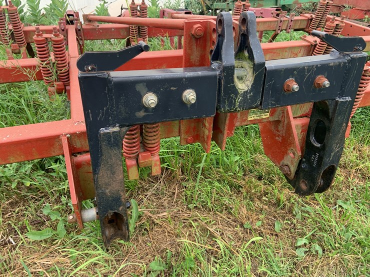 12-shank-3pt-chisel-plow,-gauge-wheels-image-2