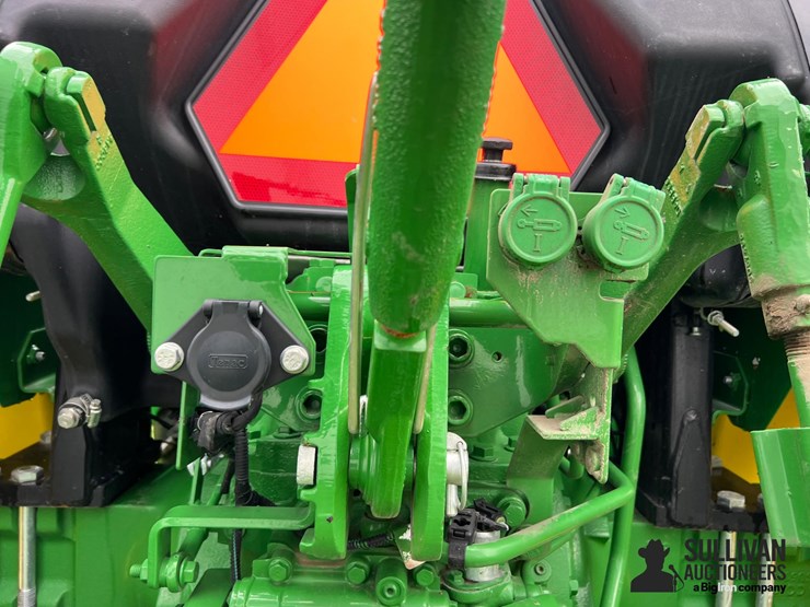 2023-john-deere-5067e-image-17