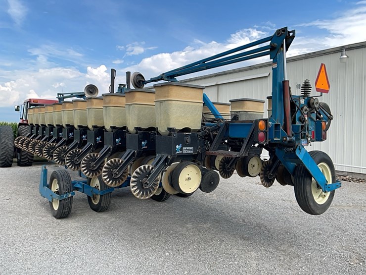 kinze-2600-image-16