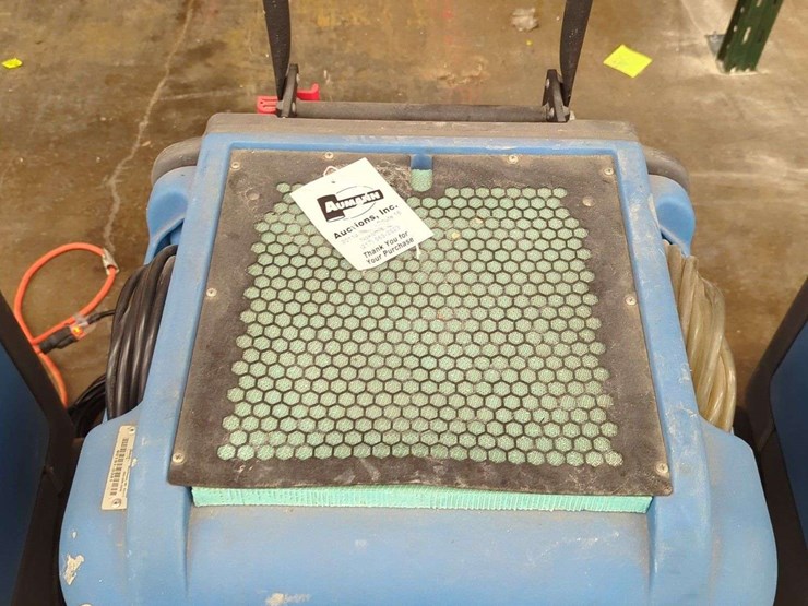 dri-eaz-lgr-7000xli-dehumidifier-image-2