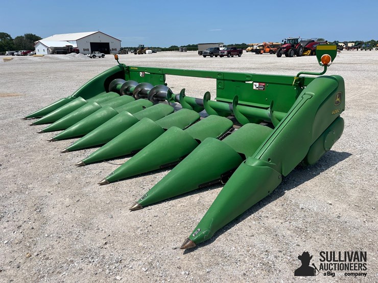 2012-john-deere-608c-image-1