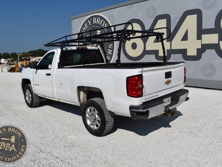 2015-chevrolet-silverado-2500hd-image-11