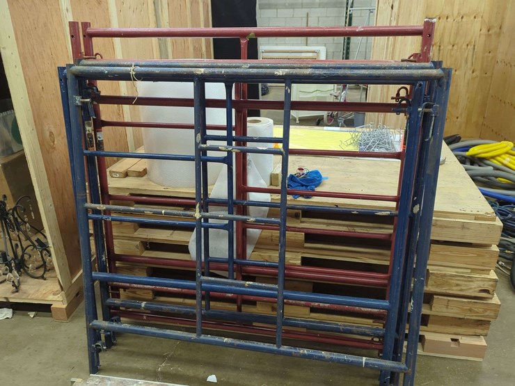 scaffolding-and-planks-lot-image-3