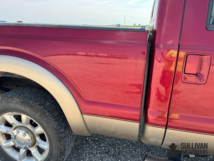 2013-ford-f250-lariat-image-18