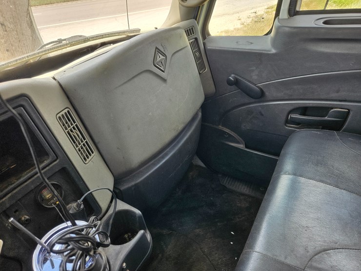 2008-international-durastar-4300-image-52
