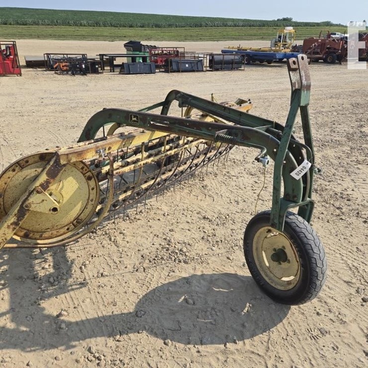 JOHN DEERE 660
