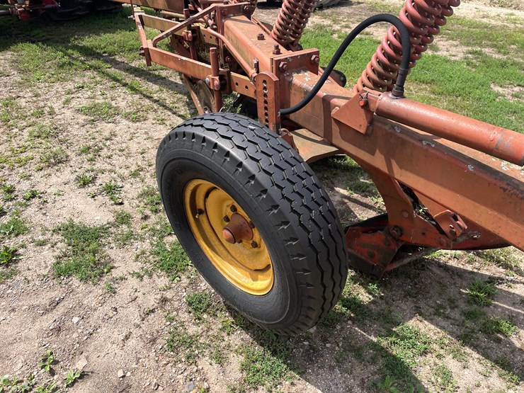 massey-ferguson-880-image-11