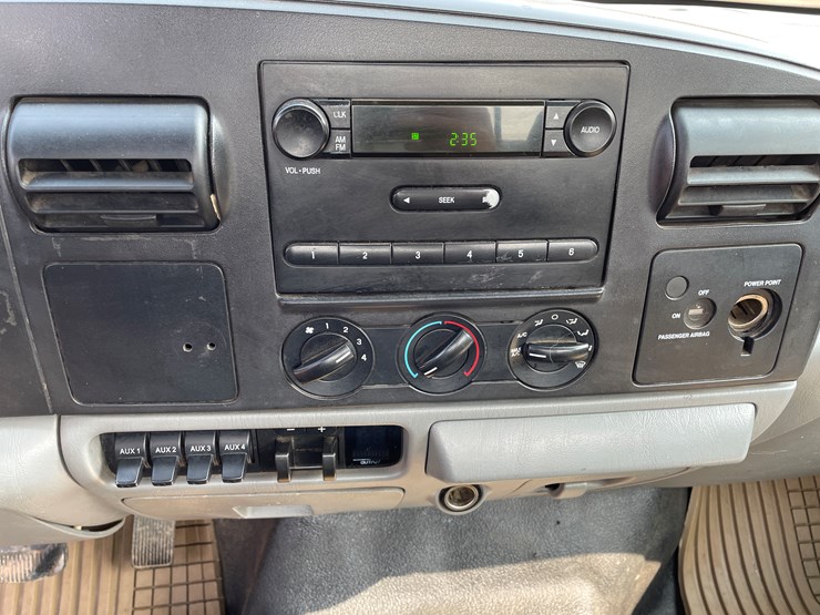 2006-ford-f550-xl-image-13