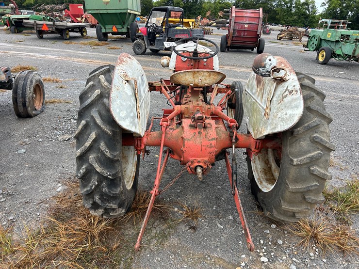 ford-tractor-image-4