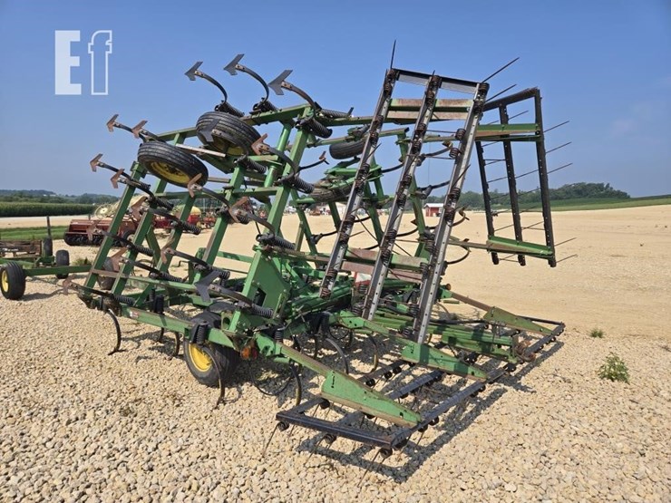 john-deere-33-image-8