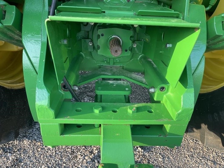 2011-john-deere-8310r-image-6