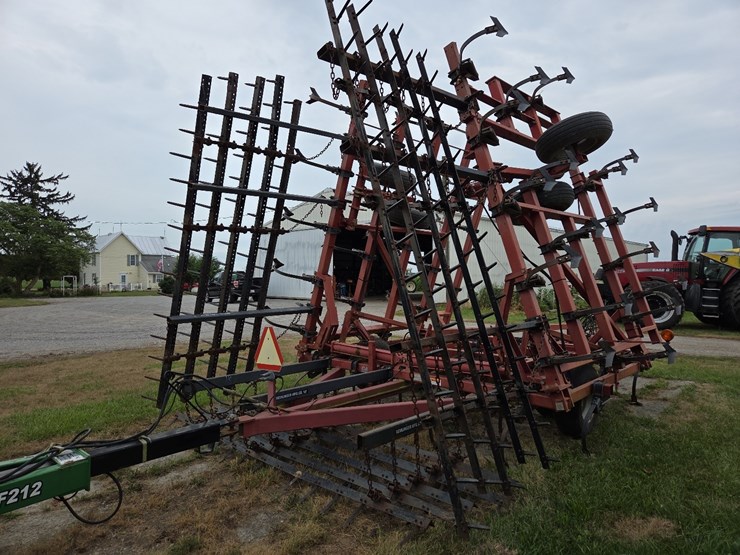 32’-cih-4300-field-cultivator-image-23