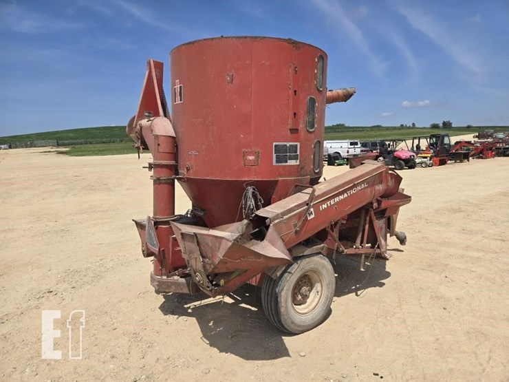 international-1250-image-8