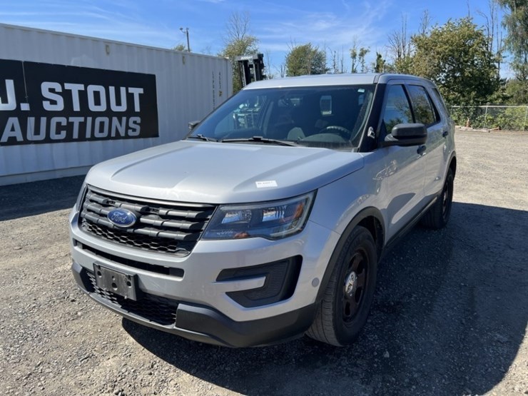 2017-ford-explorer-image-1