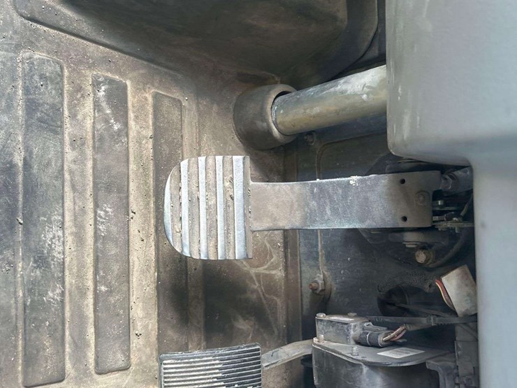 2015-deere-410e-image-26