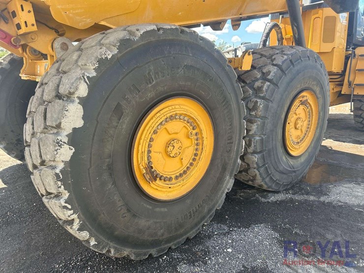 2015-deere-410e-image-13