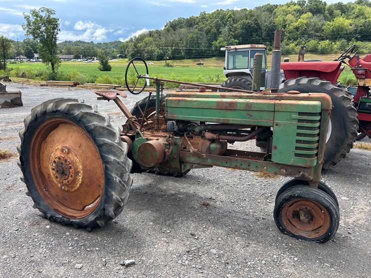 john-deere-b-image-1